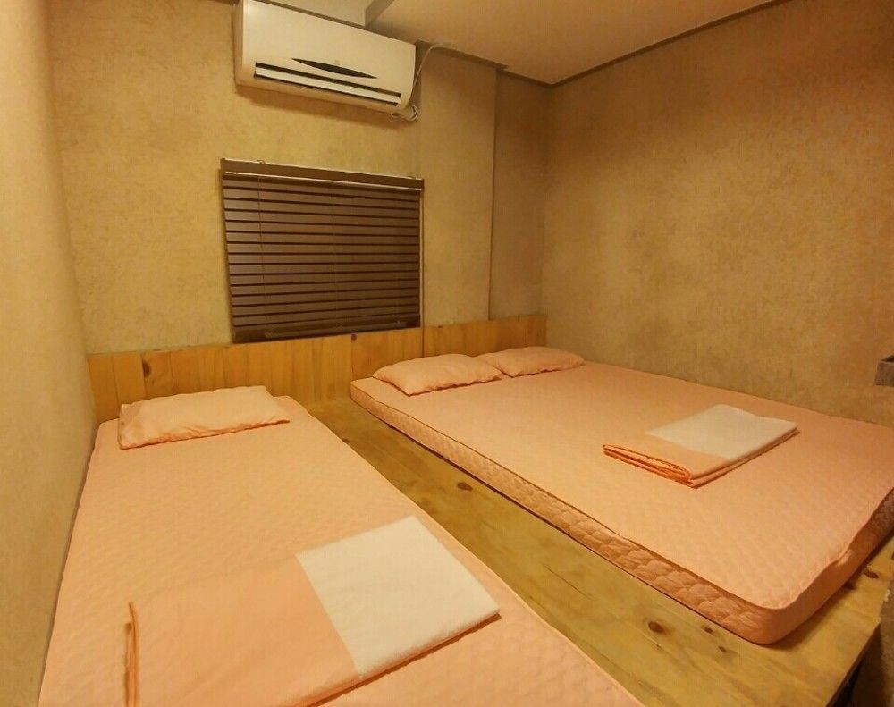 Kim 2 Hostel *